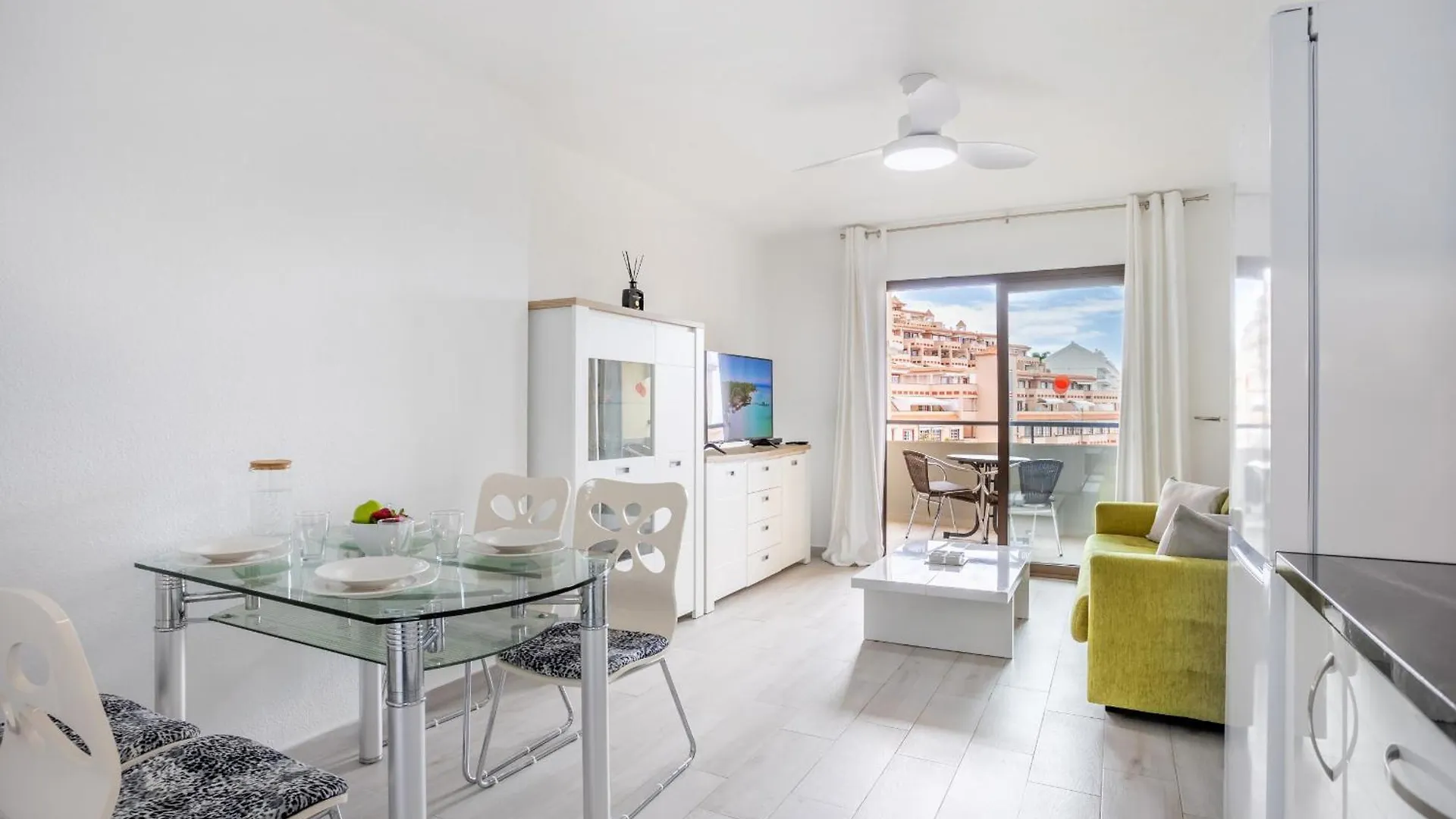 Castle Harbour Holiday Home Heated Pool Views By Lovetenerife Los Cristianos  0*, Los Cristianos (Tenerife) Spain