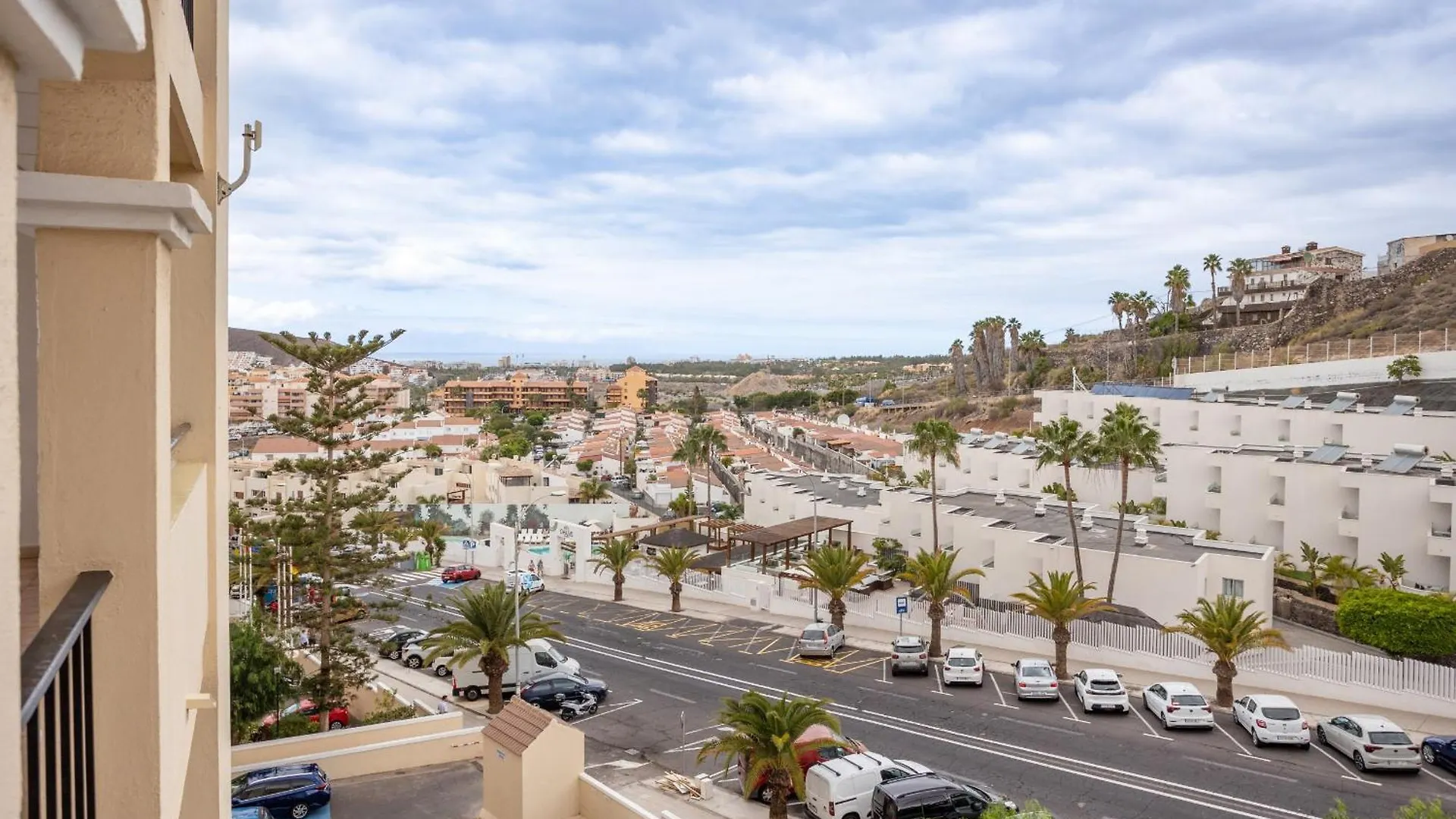 Castle Harbour Holiday Home Heated Pool Views By Lovetenerife Los Cristianos  Apartment Los Cristianos (Tenerife)